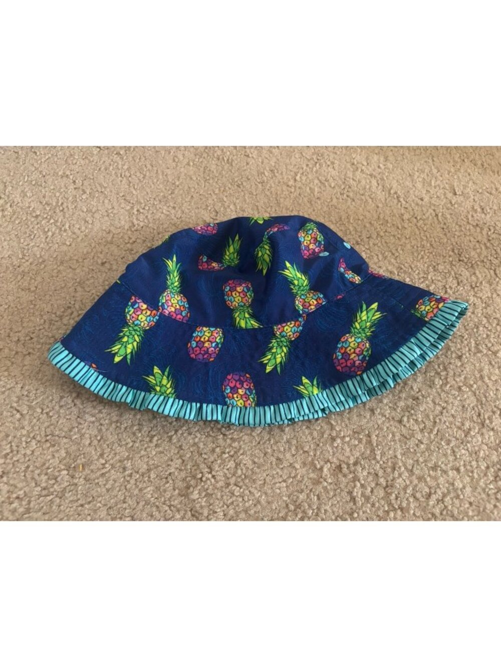 UV Skinz Child's Bucket Hat UPF 50+ Size 6 Reversible Light Blue/Navy Pineapple